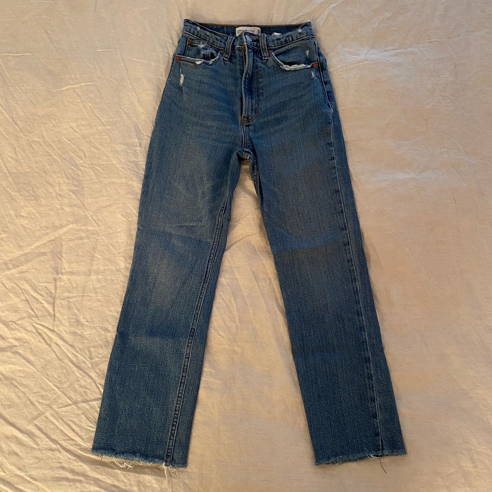 Abercrombie Ultra High Rise Ankle Straight Leg jean, medium wash, 24R